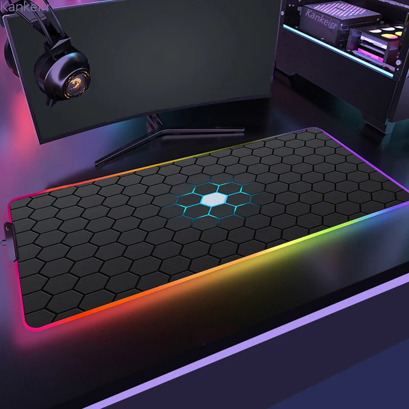 RGB LED Işıklı XXL Gaming Mouse Pad (90x40cm) – Geometrik Tasarım, Kaymaz Taban, Masa Üstü Mouse & Klavye Matı