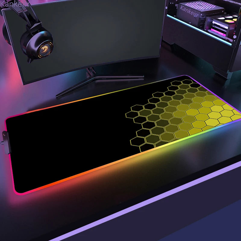 RGB LED Işıklı XXL Gaming Mouse Pad (90x40cm) – Geometrik Tasarım, Kaymaz Taban, Masa Üstü Mouse & Klavye Matı