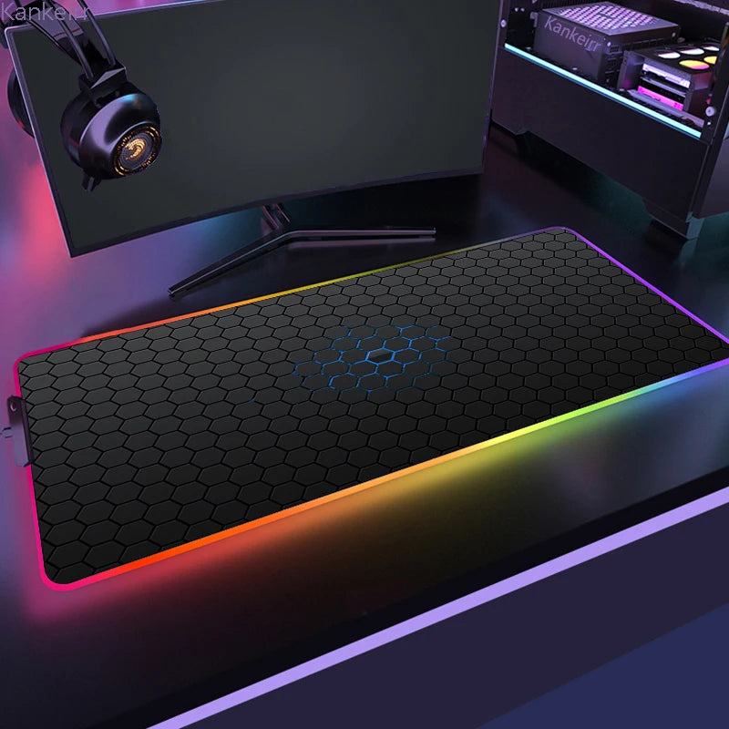 RGB LED Işıklı XXL Gaming Mouse Pad (90x40cm) – Geometrik Tasarım, Kaymaz Taban, Masa Üstü Mouse & Klavye Matı
