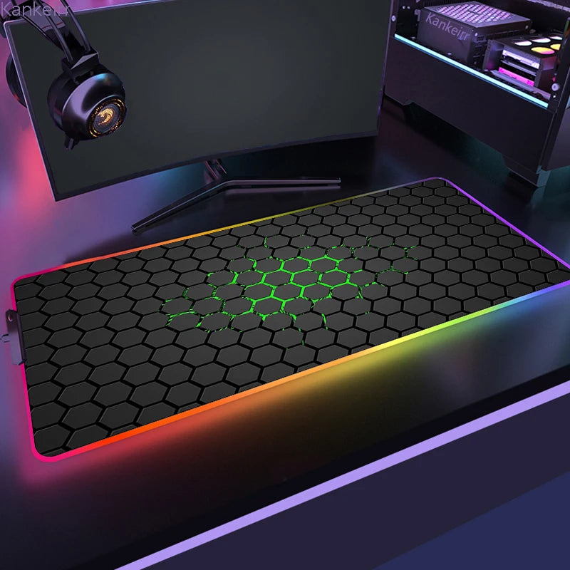 RGB LED Işıklı XXL Gaming Mouse Pad (90x40cm) – Geometrik Tasarım, Kaymaz Taban, Masa Üstü Mouse & Klavye Matı