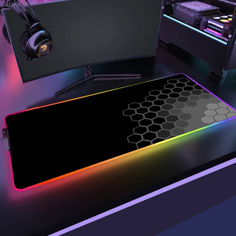 RGB LED Işıklı XXL Gaming Mouse Pad (90x40cm) – Geometrik Tasarım, Kaymaz Taban, Masa Üstü Mouse & Klavye Matı